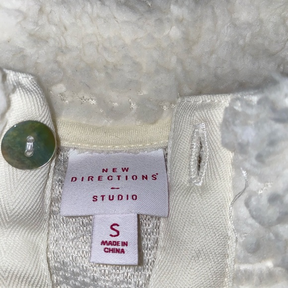New Directions White Fuzzy Pullover - Picture 3 of 5